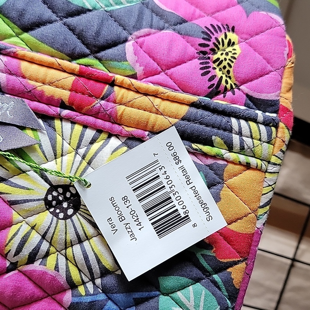 NWT Vera Bradley (2) Vera Jazzy Bloom; Clare Island Blooms - Picture 5 of 10